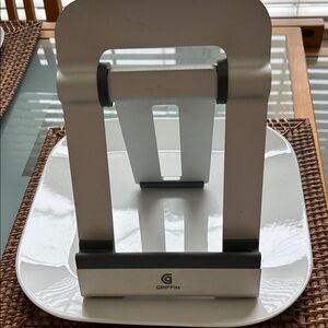 Griffin Silver Tablet Stand